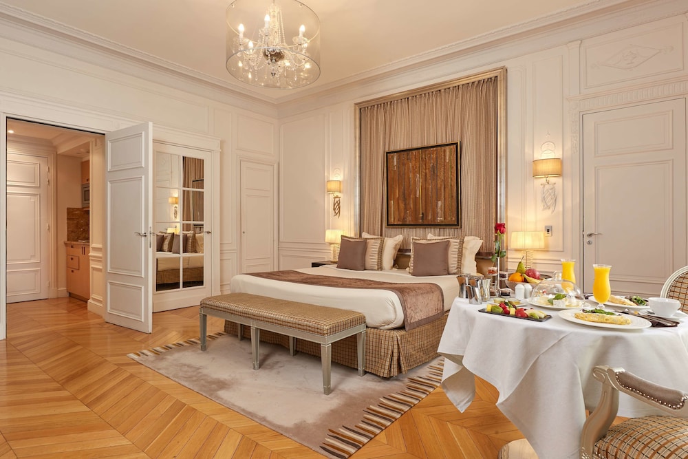 Grand Room (Deluxe)