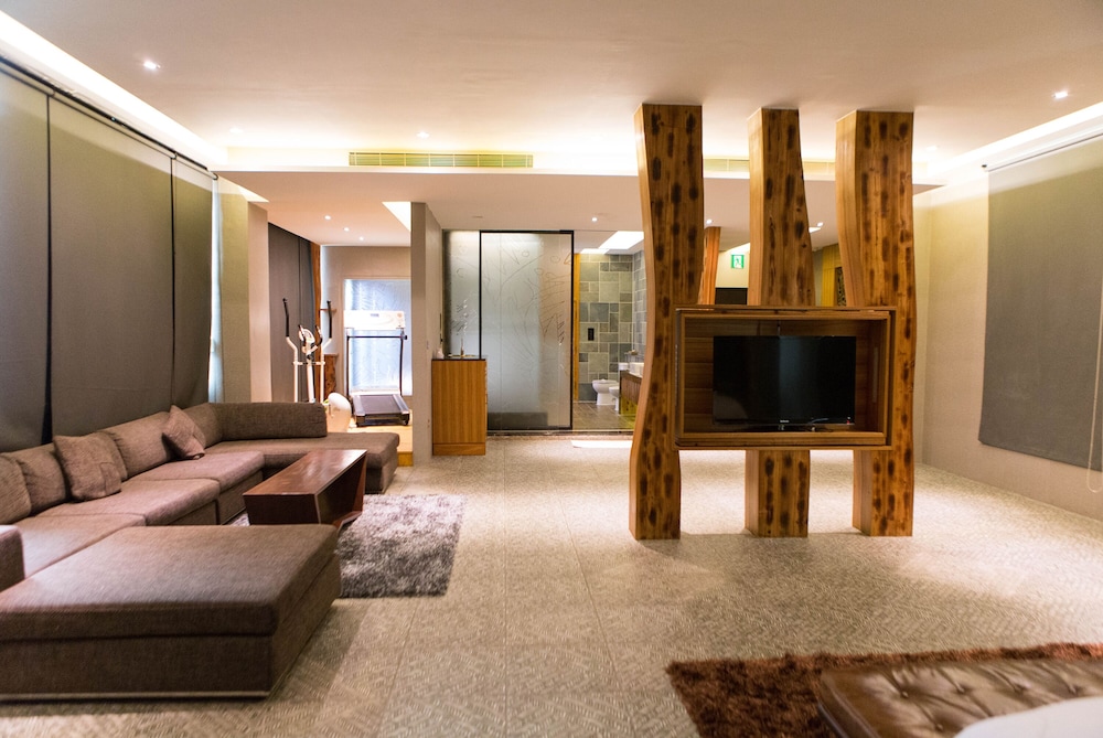 Presidential Suite (Check in time starts from 6pm) photo 2