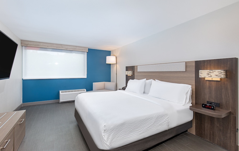 Suite, 1 Bedroom, Accessible, Non Smoking (Communications) - Photo 6