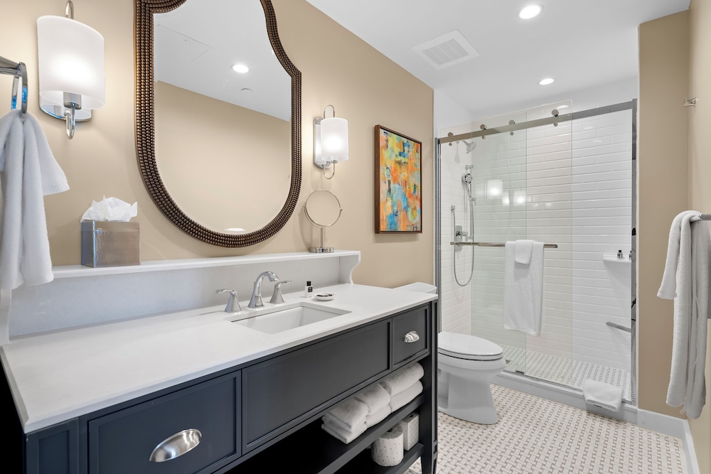 Signature Accessible King photo 3