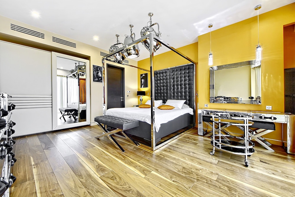 Sky Loft Apartment, 63rd floor of the "OKO Tower" photo 3