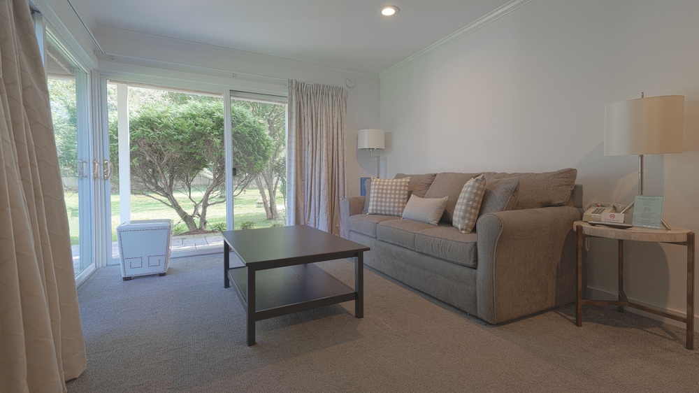 Deluxe Suite, Kitchen