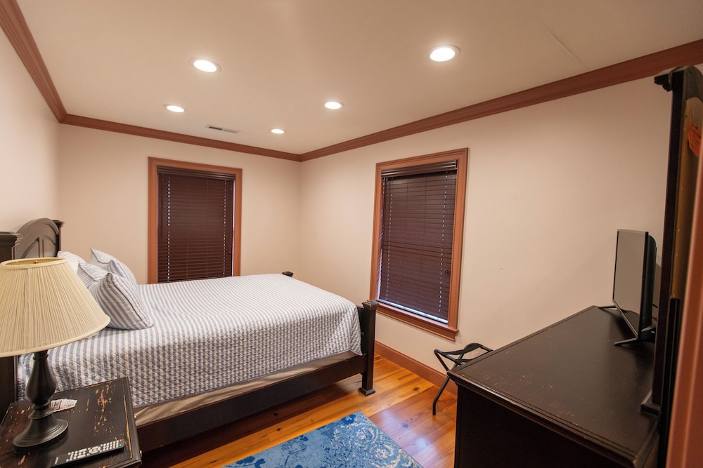 Elite Apartment, Multiple Beds, Non Smoking photo 2