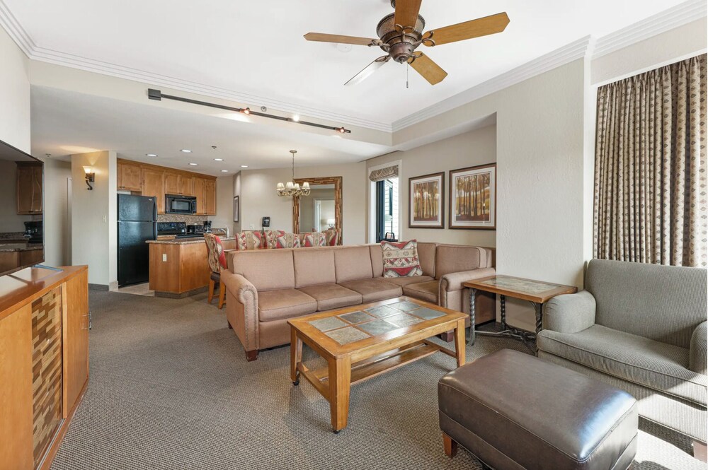 Enjoy the Ridge Tahoe Two-bedroom Lock-off for a Family of 6, 写真 6