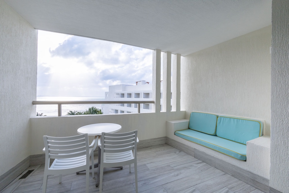 Superior Room, 2 Queen Beds, Ocean View