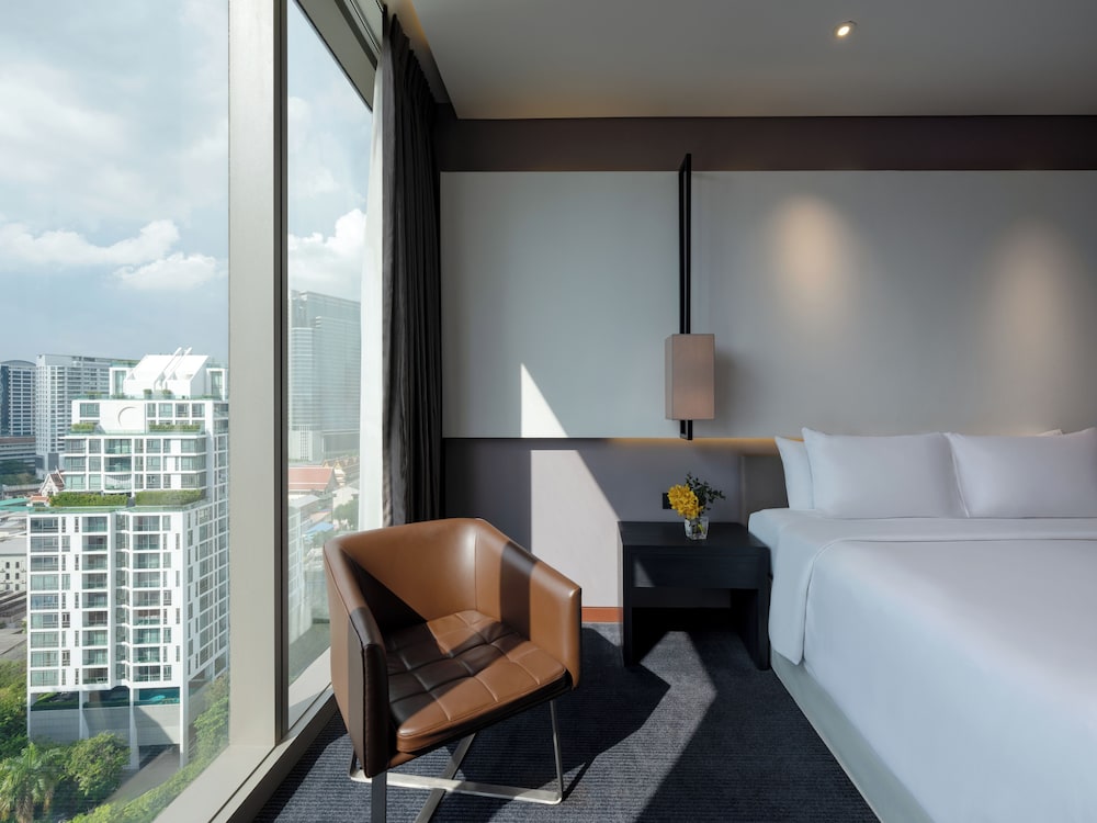 Executive Room, 1 King Bed - Photo 9