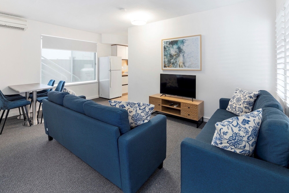 Family Apartment photo 2