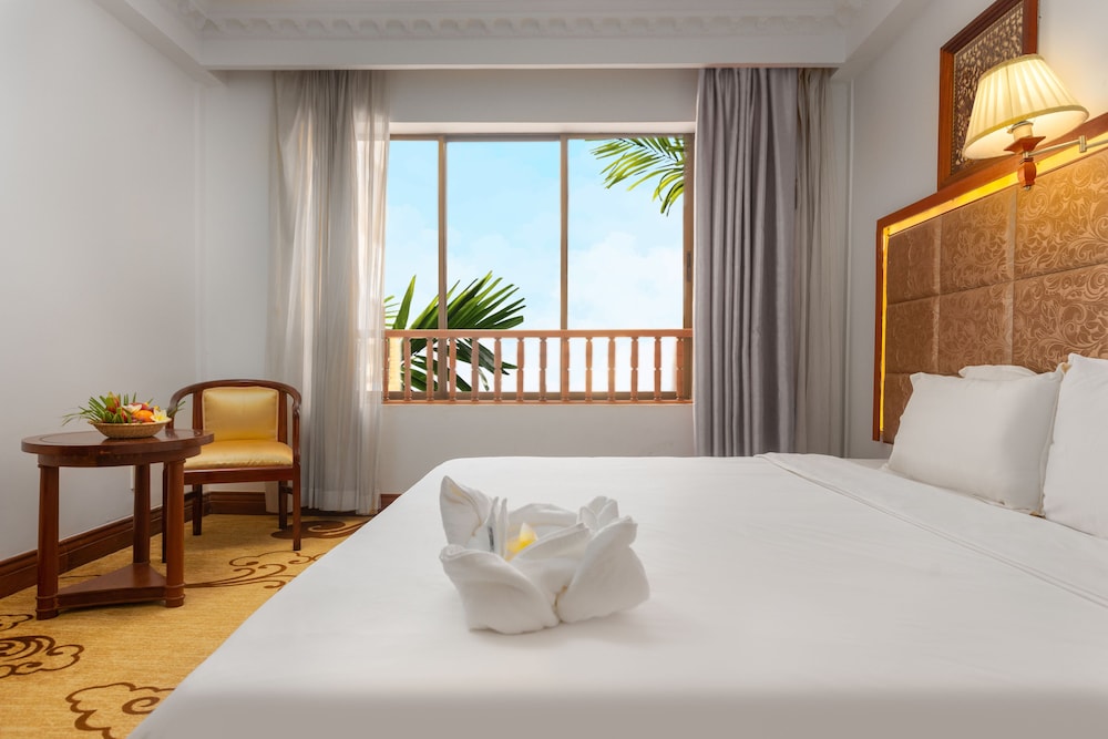 Superior Double or Twin Room, City View photo 3