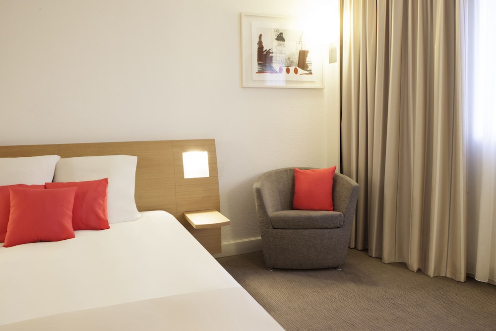 Superior Room, 1 Queen Bed with Sofa bed - Photo 3