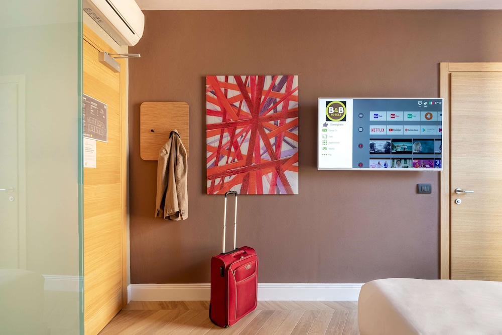Superior Twin Room, Non Smoking - Photo 15