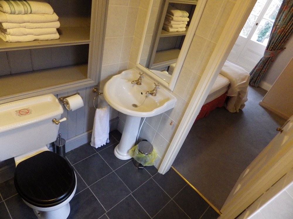 Double Room, River View (Usk) photo 3