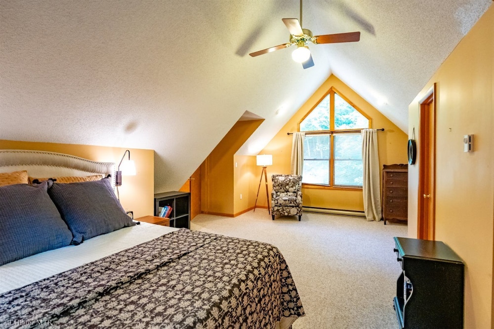 House (Tucked Inn) photo 3
