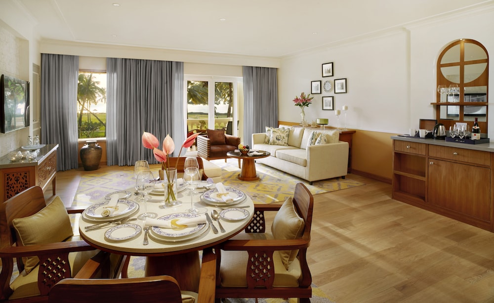 3 Bedroom Sea View Family Suite with Living Room (Interconnected) photo