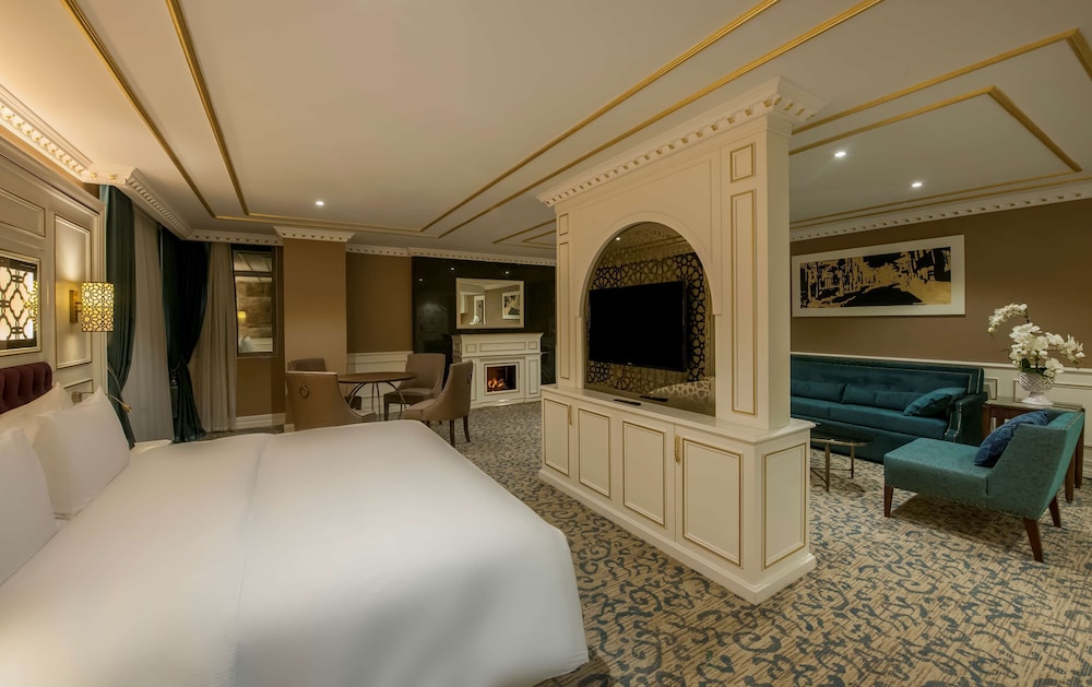 Junior Suite, 1 King Bed, Non Smoking