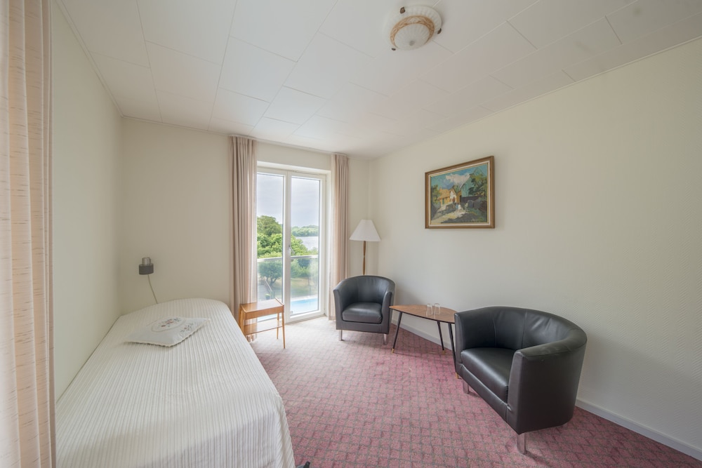 Double room facing land