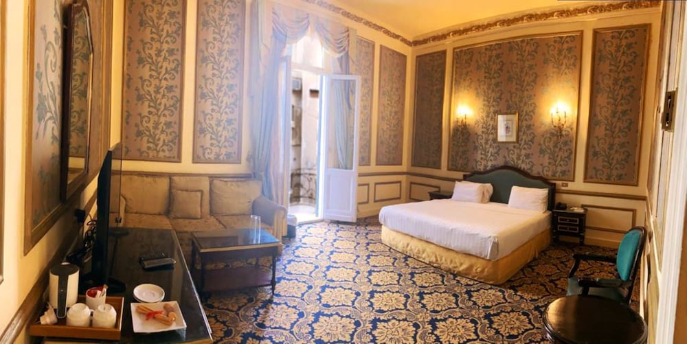 Golden Classic Room City View photo 3