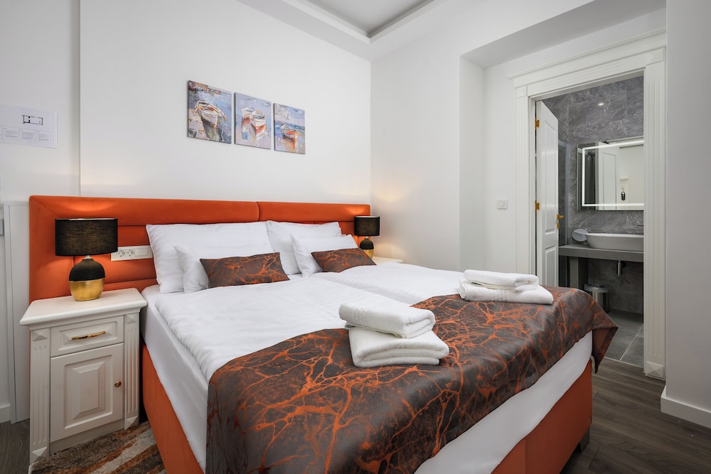 Basic Double Room, City View