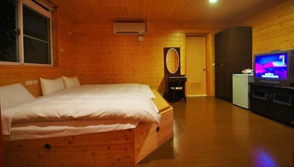 Room (5pax) photo 1