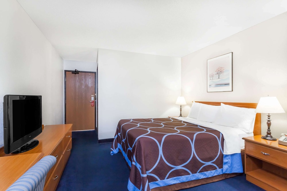 Standard Room, 1 Queen Bed - Photo 7