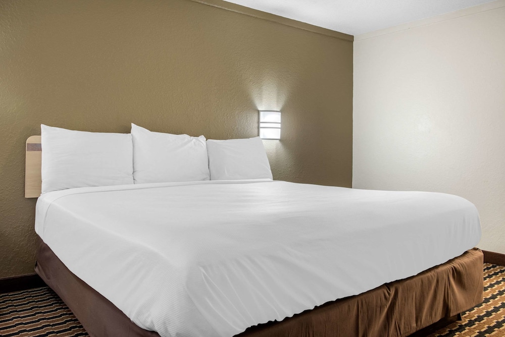 Room, 1 King Bed, Accessible, Non Smoking photo 1