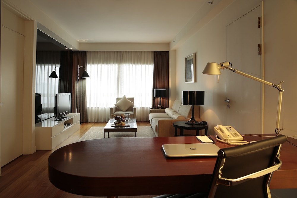 Suite - Photo 5