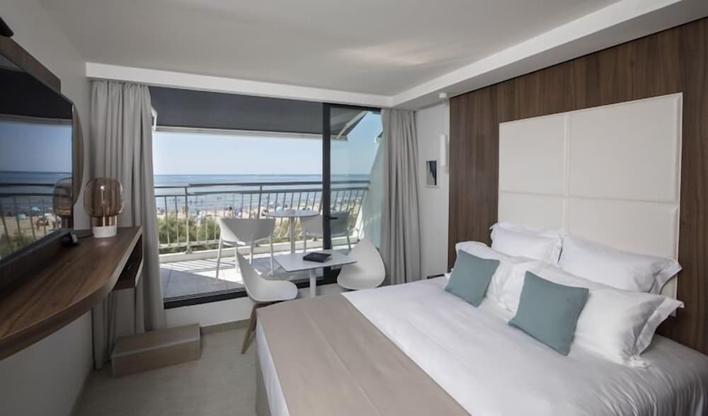 Double Room, Balcony, Sea View photo 1