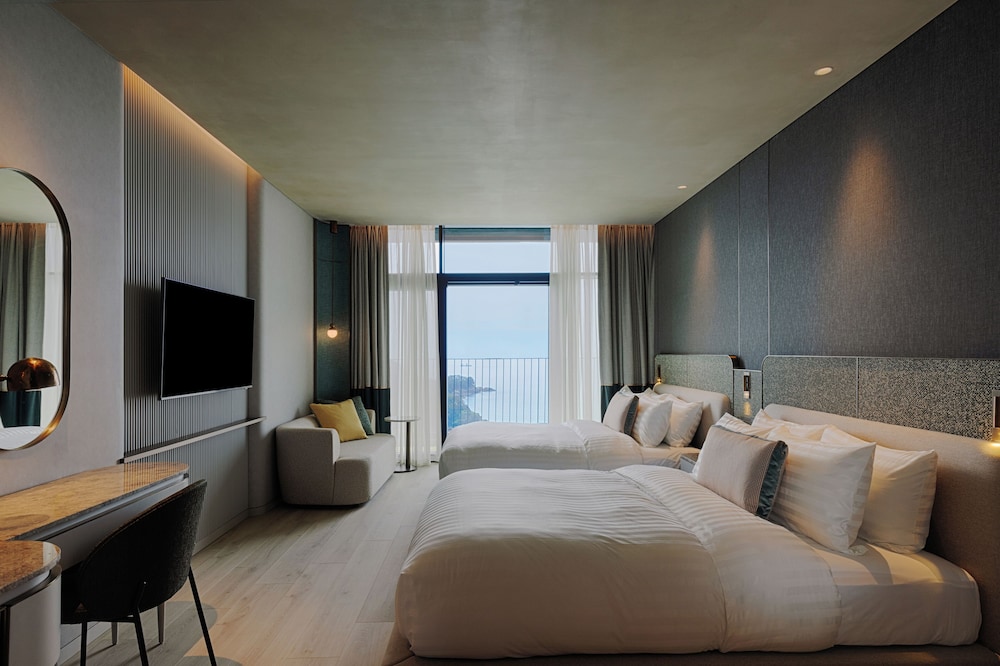 [Hotel] Deluxe (Ocean/2Doubles)