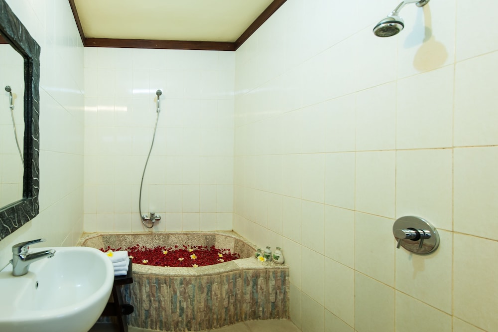 Deluxe Valley Suite photo 3