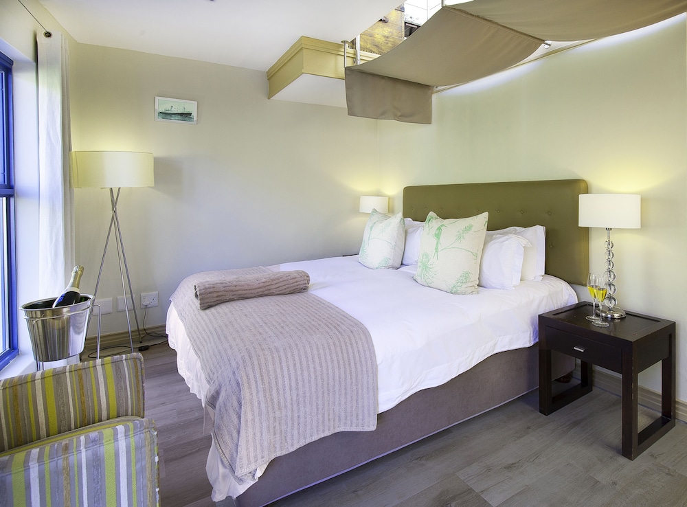 Honeymoon Suite