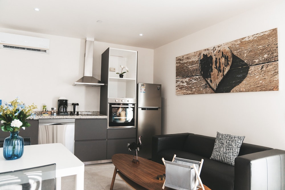 Junior Apartment photo 1