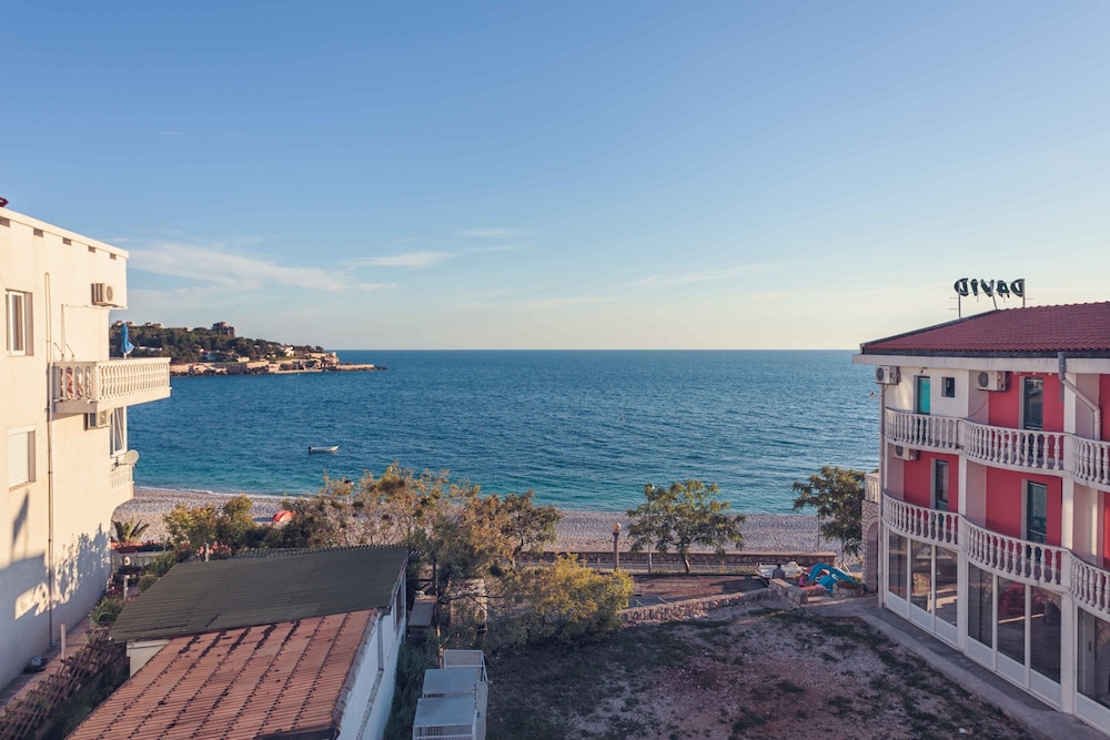 Standard Studio, Partial Sea View photo 2