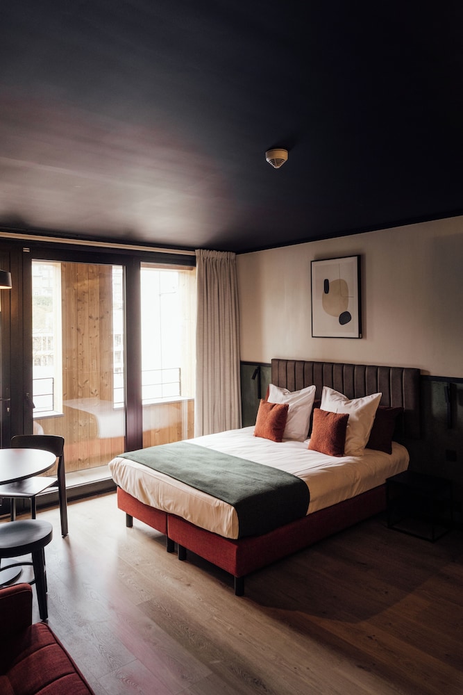 Deluxe Studio with balcony