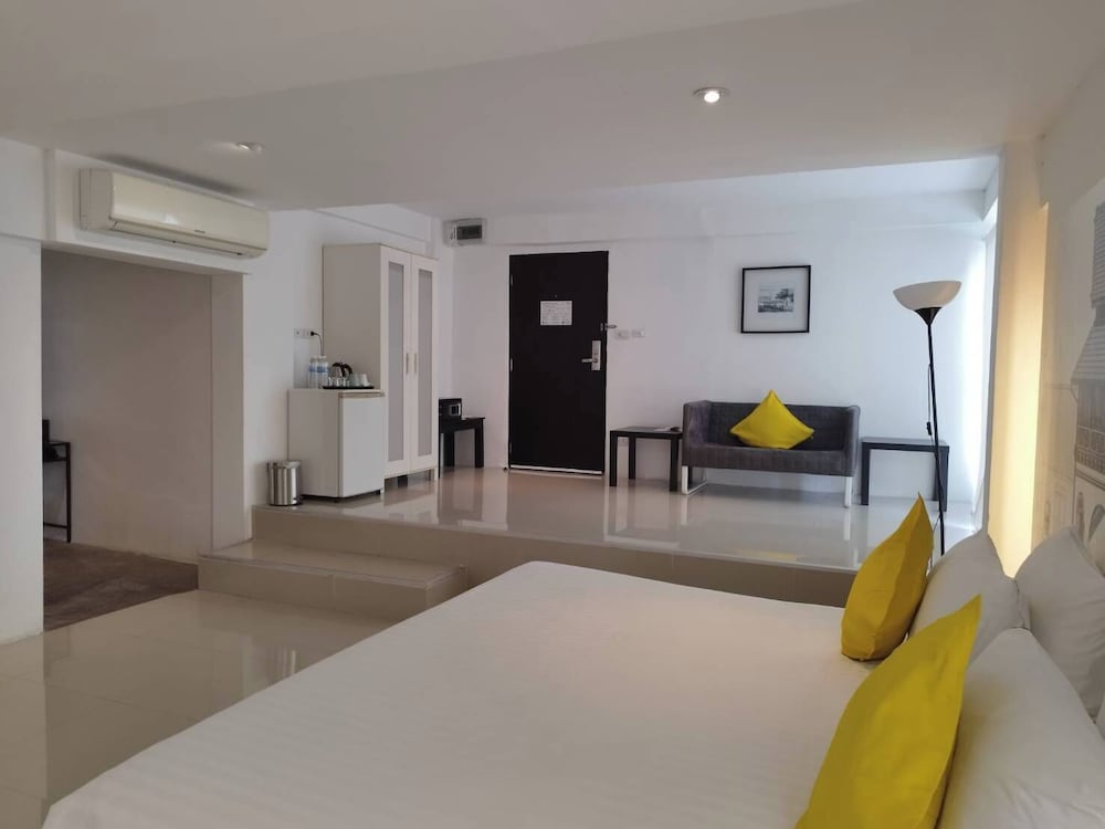 Executive Room, 1 King Bed photo 3