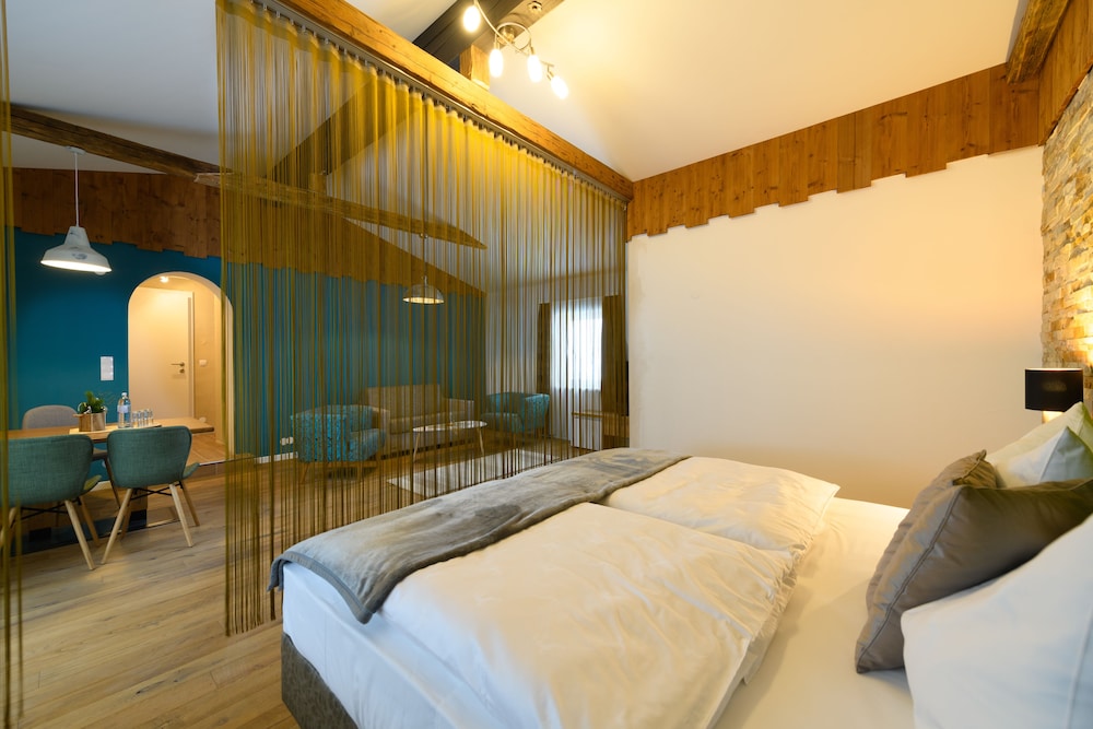 Suite, 1 Bedroom, Non Smoking, Garden View photo 3