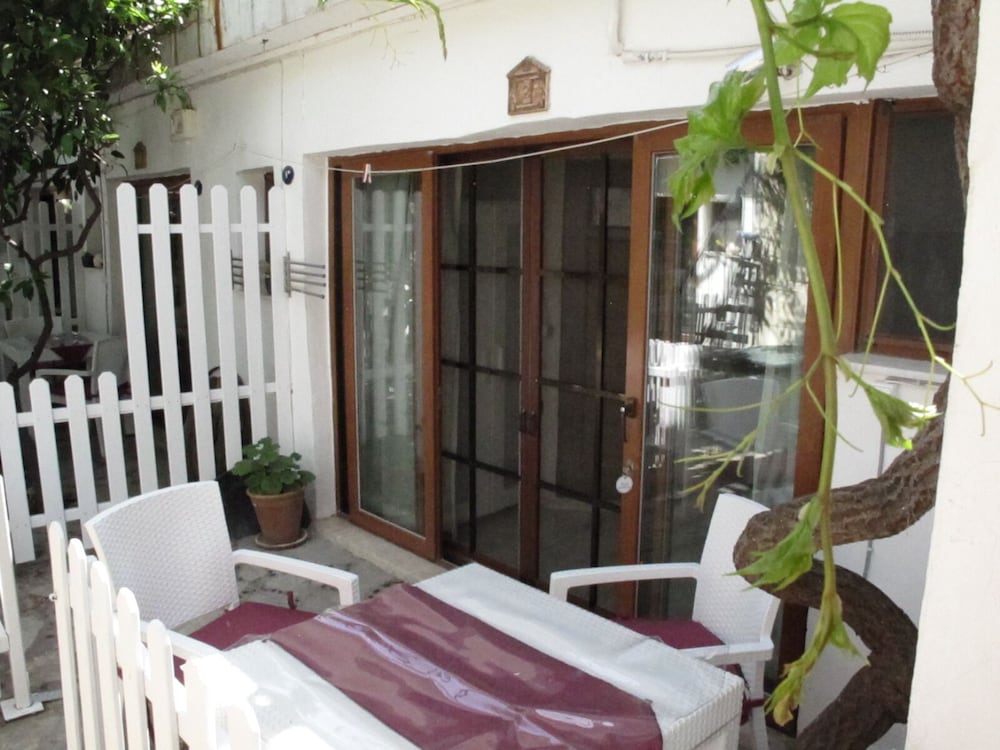Standard Double Room, Garden View photo 2