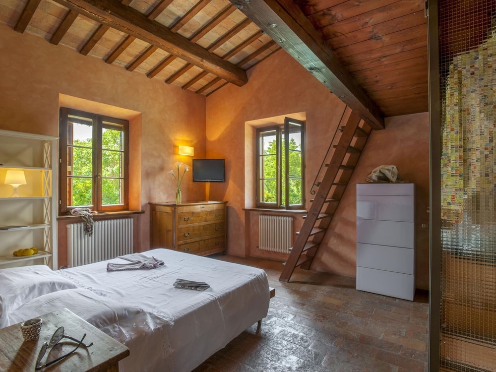 Villa photo 2