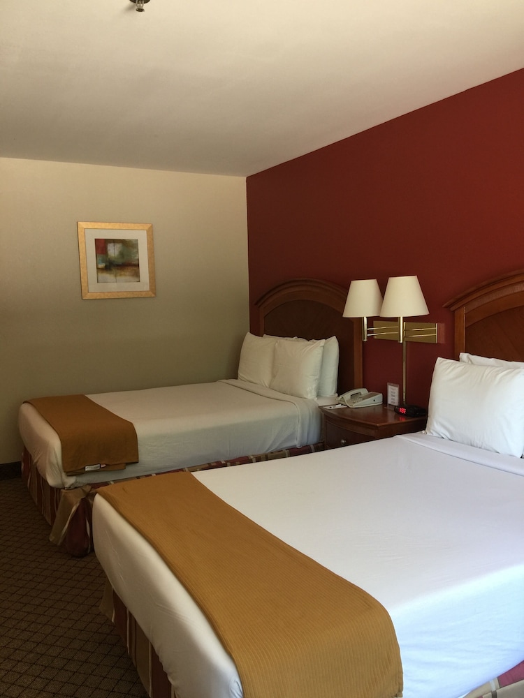 Basic Double Room photo 2