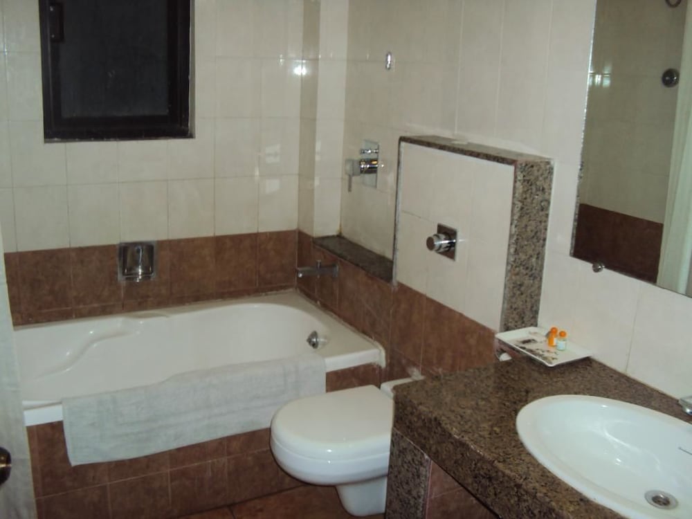 Deluxe Room, 2 Twin Beds photo 1