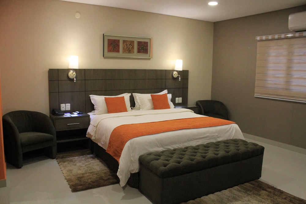 Suite, 1 Queen Bed