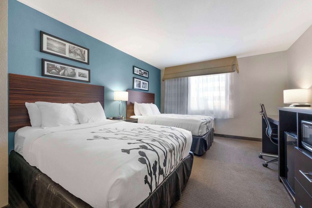 Suite, Multiple Beds, Non Smoking - Photo 1