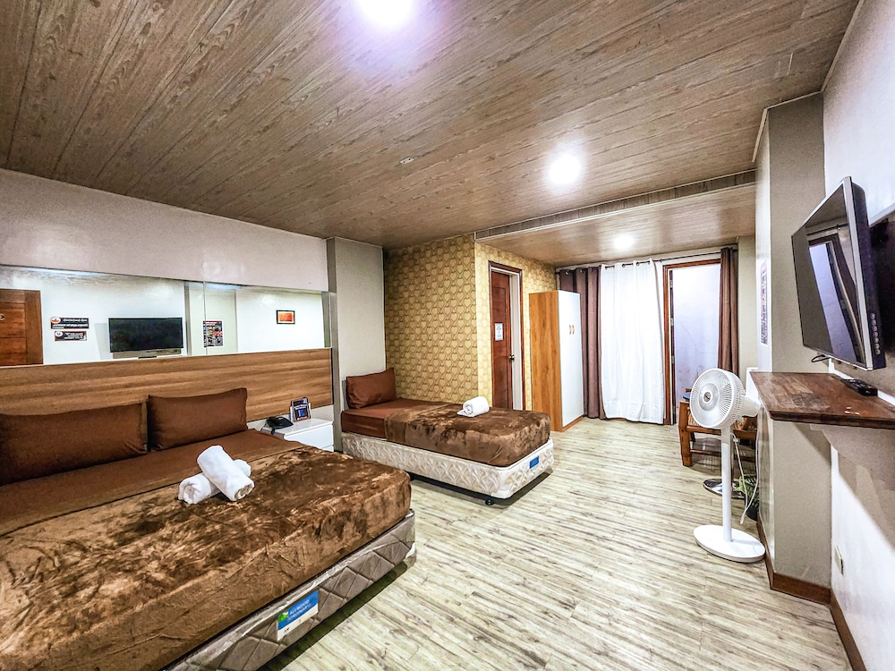 Deluxe Triple Room - Photo 1