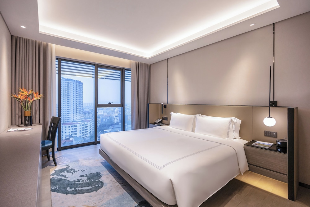 Deluxe Room, 1 King Bed