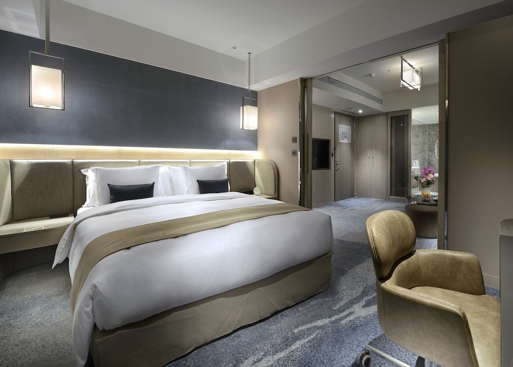 Junior Suite, 1 Queen Bed