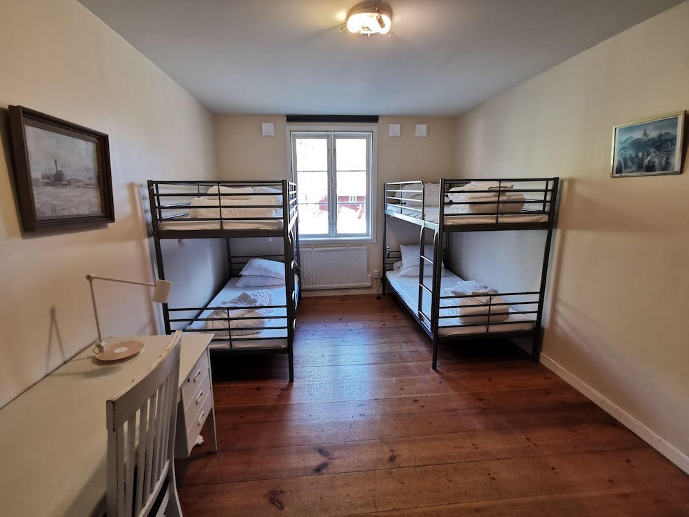 Economy Quadruple Room photo 1