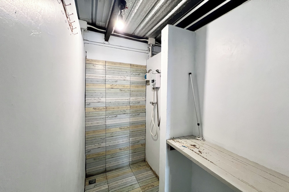 Signature Double Room, Shared Bathroom photo 3