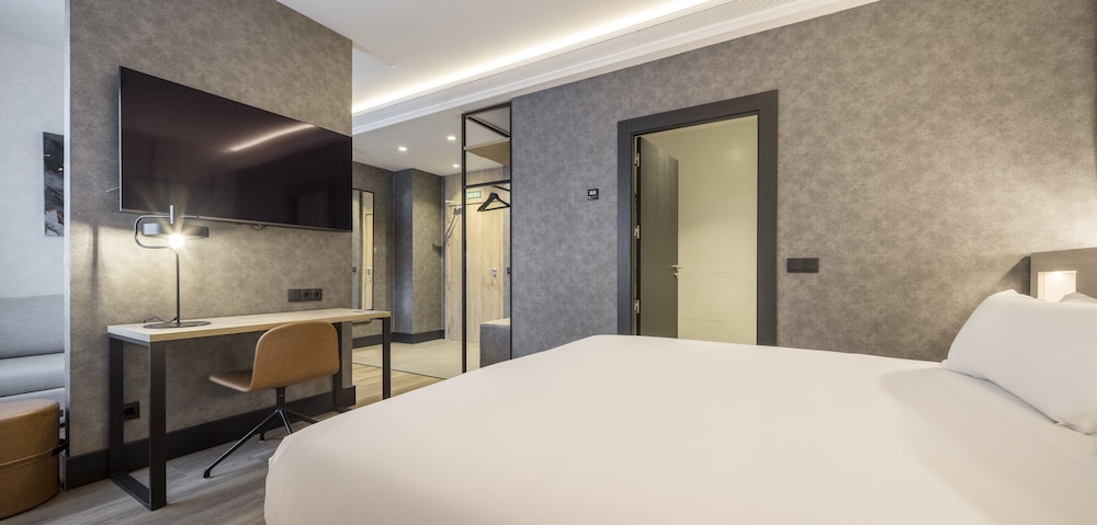 Premium Room - Photo 5