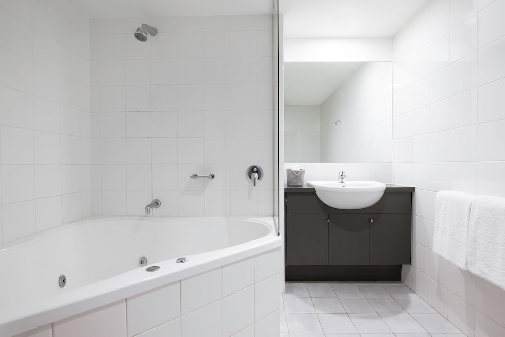 One Bedroom Apartment With Spa (Weekly Housekeeping) - Photo 6