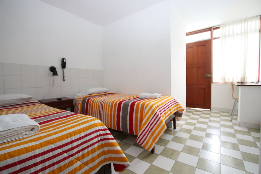 Standard Twin Room, Pool View photo 2