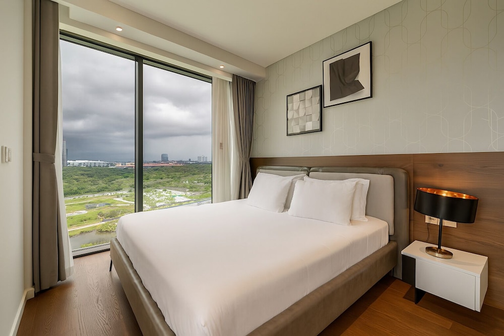 Basic Apartment, 2 Bedrooms, Balcony, City View