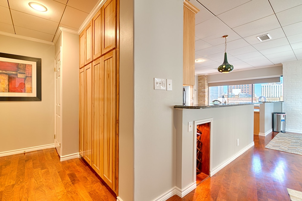Apartment Suite - Photo 11